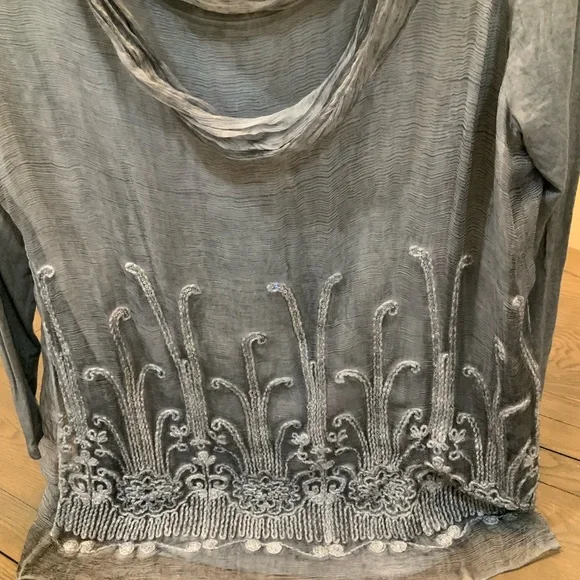 Soft Surroundings Silk Long Sleeve Grey Tunic in Large - Picture 2 of 7